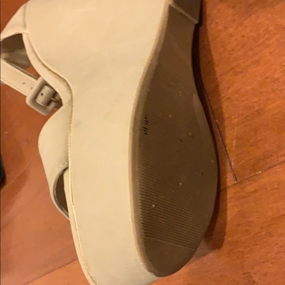 Call it Spring Wedges - Picture 7 of 8